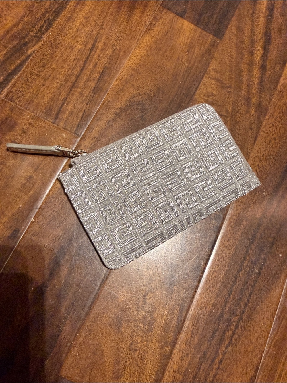 GIVENCHY 4g zippy card case Silver embossed logo pre loved 🩶